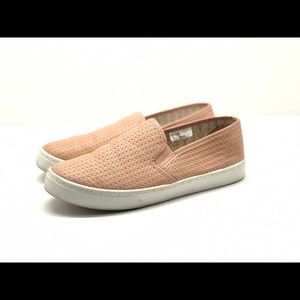 Maurices pink slip on loafer style shoe size 7.5